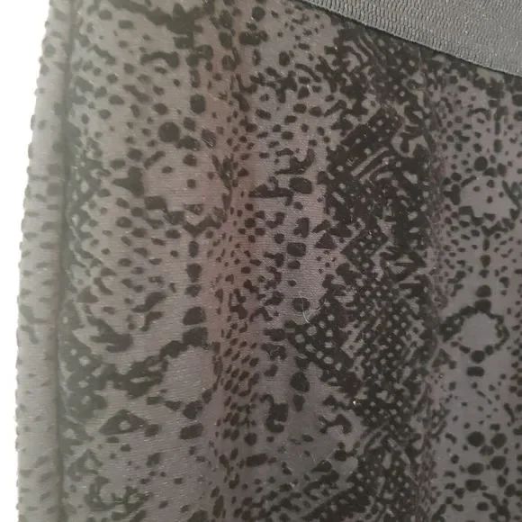 NYGARD SLIMS Womens Flocked Snakeskin Print Straight Leg Stretch Pant Sz Medium - Picture 2 of 8